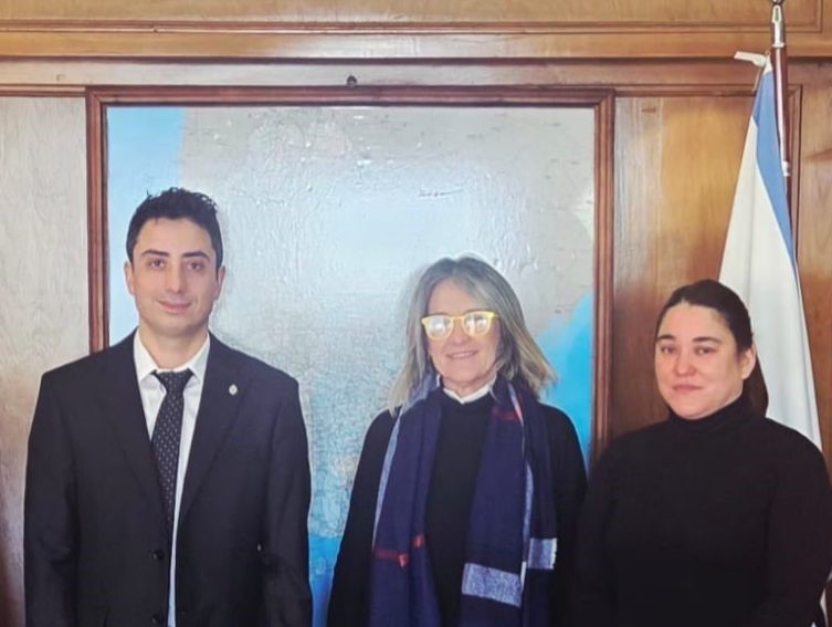 El senador Enzo Fullone se reunió con la presidenta del SENASA para abordar la realidad productiva de Rio Negro