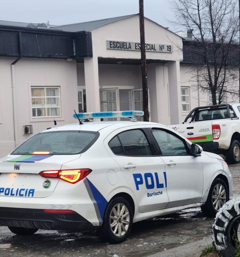 Entraron a robar a una escuela especial de madrugada y fueron atrapados por la Policía