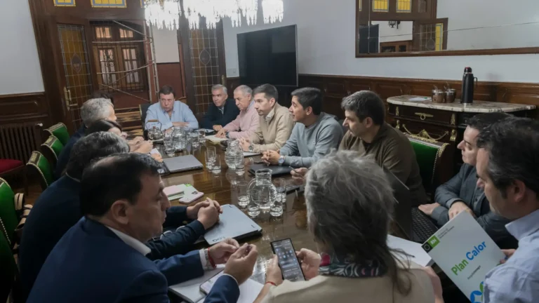 Alberto Weretilneck encabezó una nueva reunión de Gabinete en Viedma para analizar las prioridades de gestión