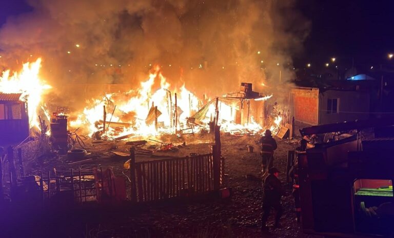 Tragedia en Chubut: un feroz incendio intempestivo provocó la muerte de dos personas en la zona rural de Trevelin