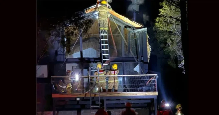 Un incendio destruyó una vivienda en Villa Lago Gutiérrez tras un problema en el tiraje de la calefacción