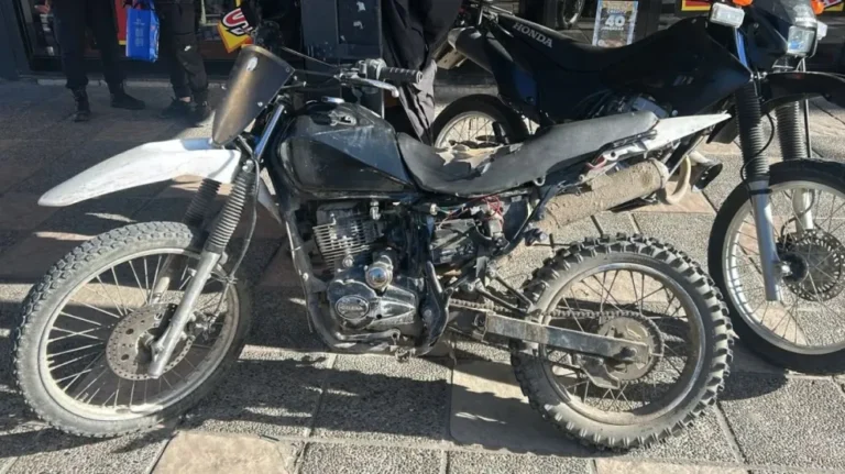 Operativo de prevención en el centro de Bariloche: recuperaron una moto robada que era buscada por la Justicia