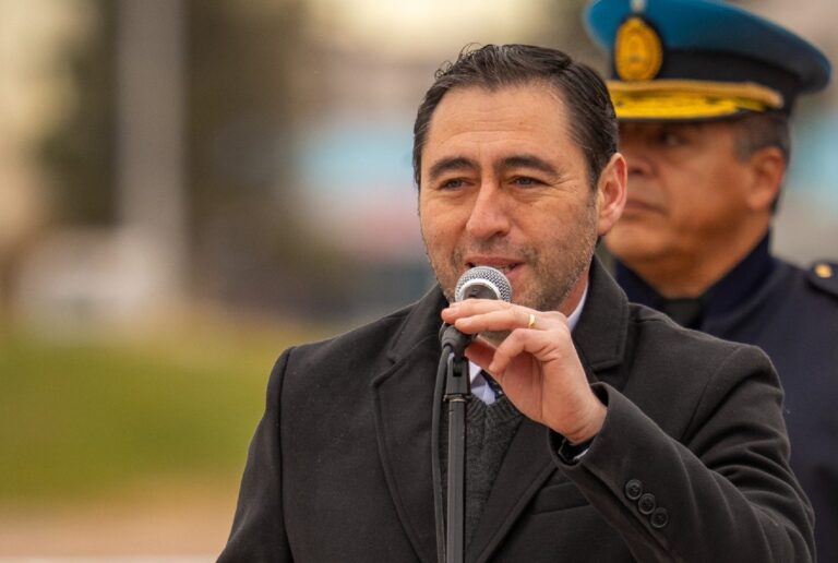 Marcelo Román dejará transitoriamente la Intendencia de Allen pero aclaró que no renuncia