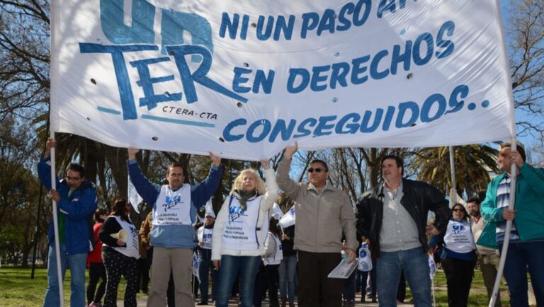 Conflicto docente en Río Negro: UnTER anunció un paro de 48 horas y no arrancarán las clases tras el receso invernal