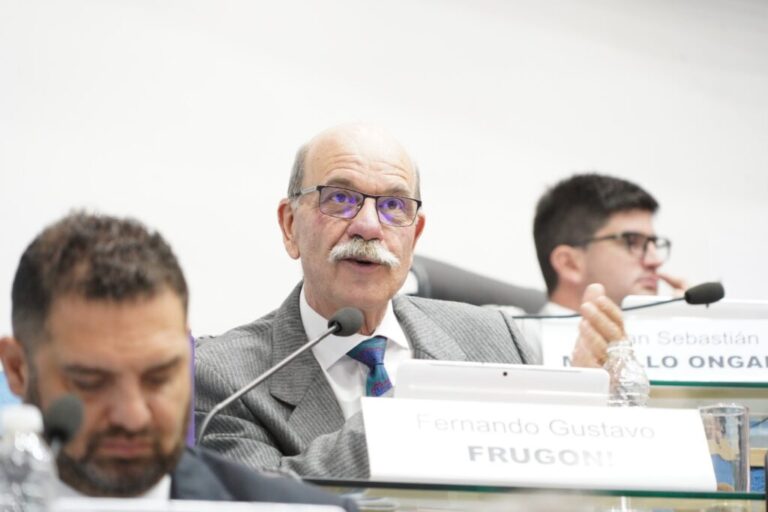 Fernando Frugoni impulsa al puerto de San Antonio Este como nodo logístico estratégico para la hidrovía arenera de Vaca Muerta