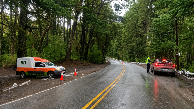 Operativos en Río Negro: refuerzan la prevención vial en rutas clave ante las inclemencias del tiempo
