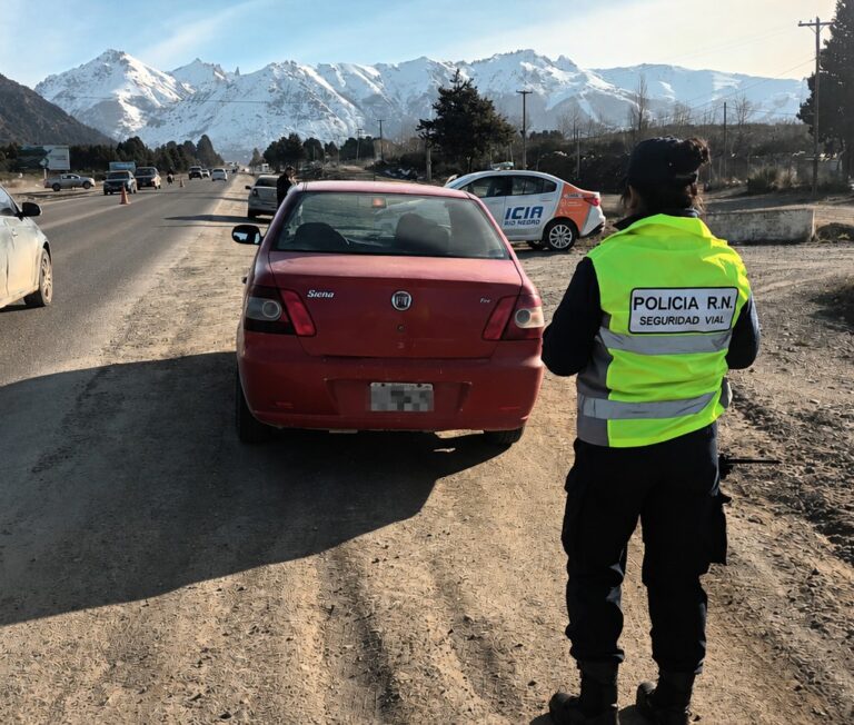 Secuestran en Bariloche un auto robado en 2013 durante un operativo sobre la Ruta 40