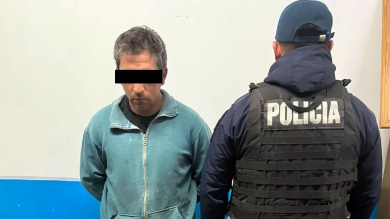 Detienen en la Avenida Bustillo de Bariloche a un hombre que sustrajo una cartera de un auto