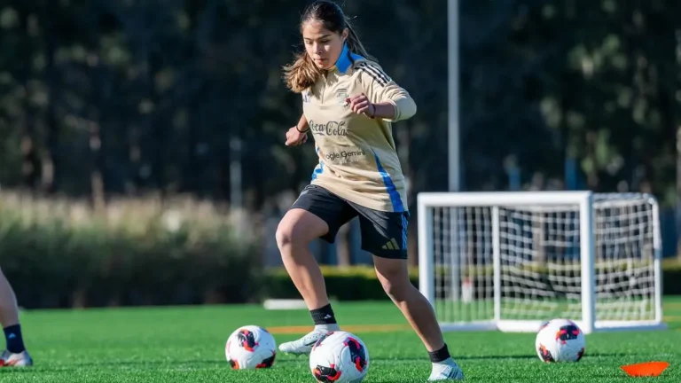 Tres futbolistas rionegrinas fueron convocadas a las selecciones juveniles de la AFA