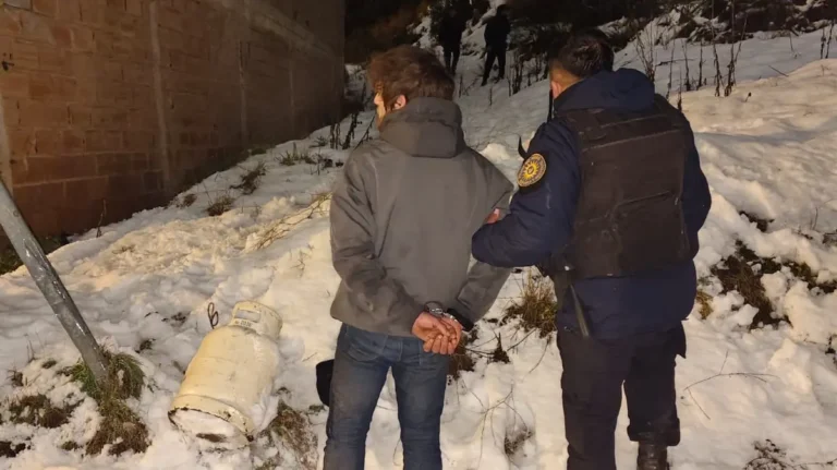 La policía de Bariloche recuperó una garrafa robada y detuvo al sospechoso en pleno escape