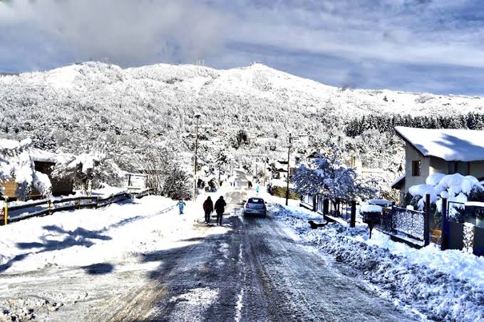 Regresaron las nevadas a Bariloche y rige un alerta meteorológico que se extenderá hasta el viernes
