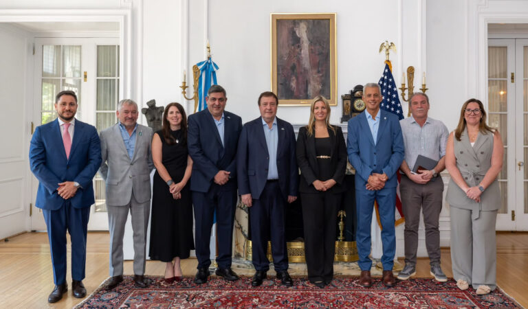 Weretilneck gestiona en Washington financiamiento internacional para la salud y el desarrollo productivo de Río Negro