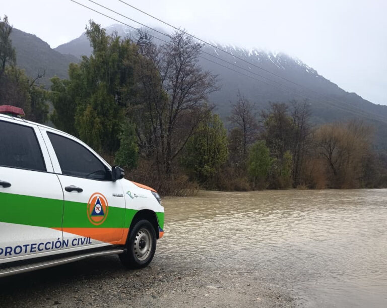El Gobierno provincial desplegó un operativo de asistencia integral a las familias afectadas por el temporal en El Manso