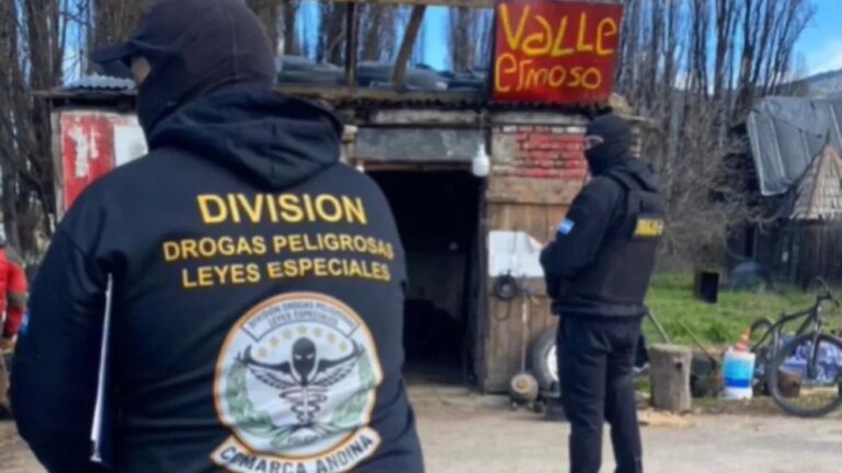 Desmantelaron un “kiosco” de drogas que funcionaba en una gomería de la Ruta 40