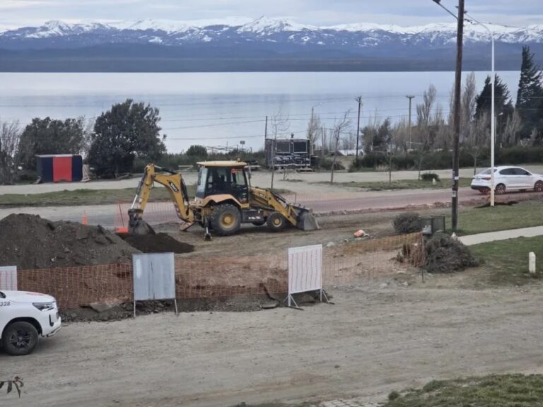 Bariloche avanza con más pavimento y una nueva dársena en Las Victorias