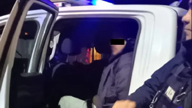 Bariloche: un taxista persiguió a un ladrón que le robó el celular a un adolescente y la Policía lo atrapó