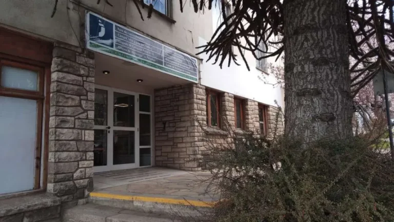 La Justicia condenó a una mujer por acusar sin pruebas a una pollería en las redes sociales
