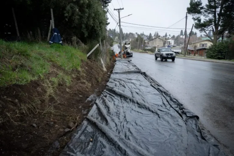 Bariloche: la Municipalidad avanza con la construcción de 500 metros de veredas en la traza de Pasaje Gutiérrez