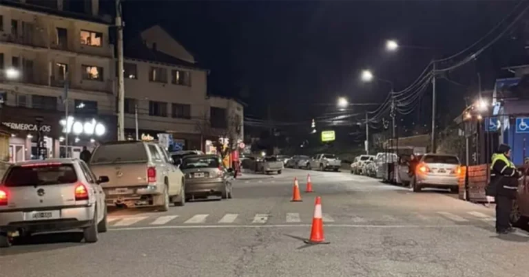 Controles de tránsito en Bariloche: un automovilista dio 2,62 de alcohol en sangre en pleno centro