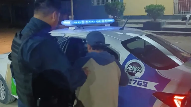 Detienen en Las Grutas a un hombre con dos pedidos de captura por venta de drogas en Buenos Aires