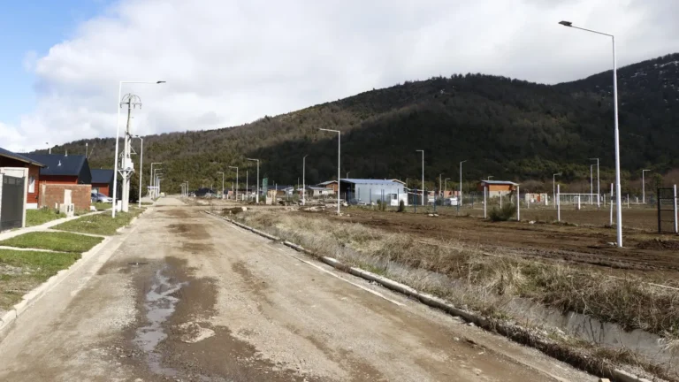 La Provincia financia obras de infraestructura básica para 189 lotes en el barrio El Frutillar Norte de Bariloche