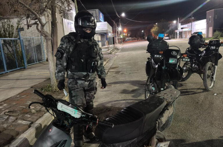 Seis motocicletas retenidas y dos detenidos tras operativos de control y prevención en Bariloche