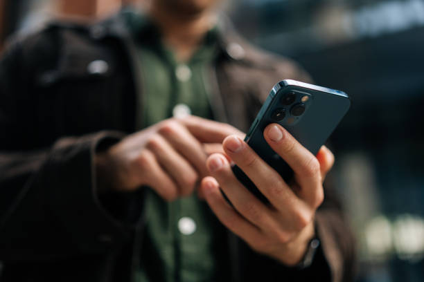 Condenan a una empresa a pagar más de 21 millones de pesos tras despedir a un empleado por WhatsApp