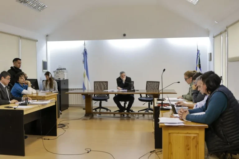 Un juez evalúa si concede salidas transitorias a un condenado por homicidio en Bariloche cuya sentencia no está firme