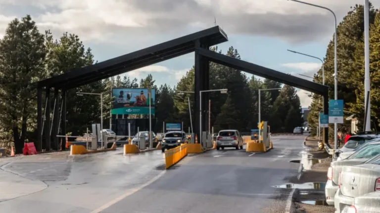 Ponen en marcha la repavimentación integral del acceso al aeropuerto de Bariloche